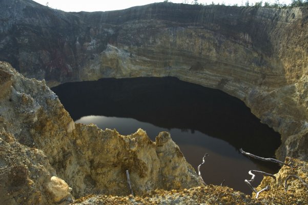 61409843-kelimutu-jezero-krater