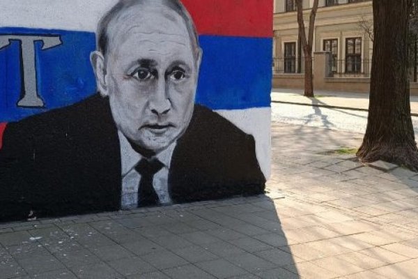 Dok ga skoro cijeli svijet osuđuje Osvanuo mural posvećen Putinu u