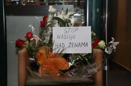 Telegraf.rs / Pas ubijene Tuzlanke ne odlazi ispred kafića gdje se sinoć desio stravičan zločin