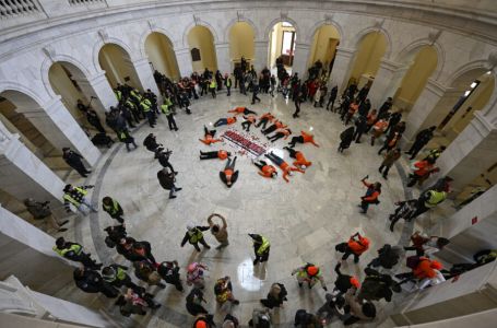 Anadolija / Demonstranti upali u američki Kongres