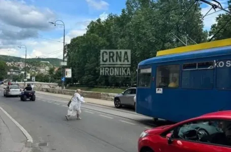 Crna Hronika / Hanka Paldum nepropisno parkirala automobil