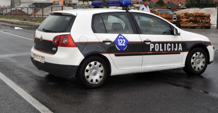 Sarajevo: Zabio se u službeno auto policije