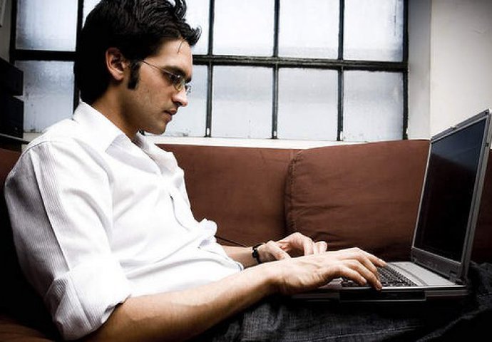 Nova pravila: Kada slati mail, a kad je bolje nekoga nazvati...