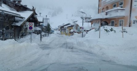 Snijeg u Austriji izazvao haos u saobraćaju