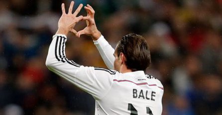 Kraljevi i dalje gaze: Rayo ispraćen petardom