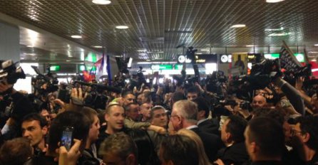 Beogradom odliježu četničke pjesme i povici "Pobjeda Pobjeda" 