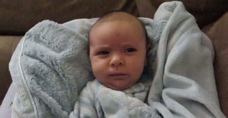 Ova beba se budi na najslađi način