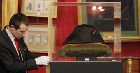 Napoleonova kapa prodata za 1,8 miliona dolara