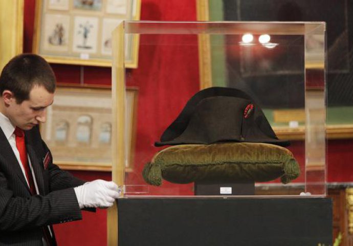 Napoleonova kapa prodata za 1,8 miliona dolara