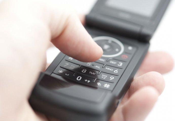 Vraćaju se telefoni na preklop?