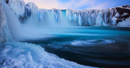 Fantastične slike zamrznutih vodopada