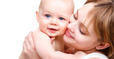 Zagrljaj - od iznimne važnosti za zdravlje beba