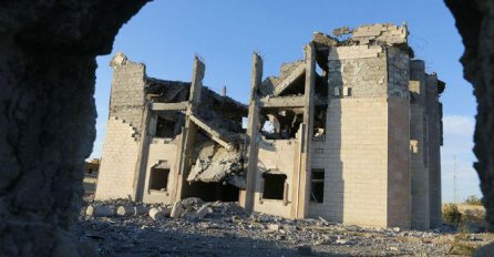 U zračnim napadima na Raqqu najmanje 90 ubijenih
