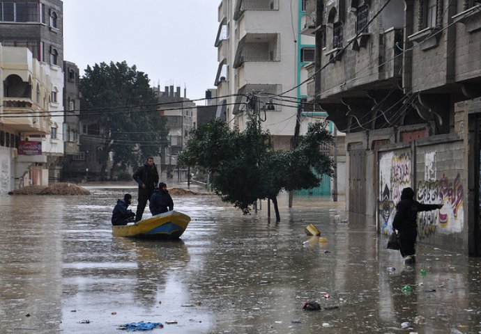 Stotine ljudi u Gazi evakuisano zbog poplava