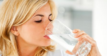 Tablete obavezno piti sa dosta vode