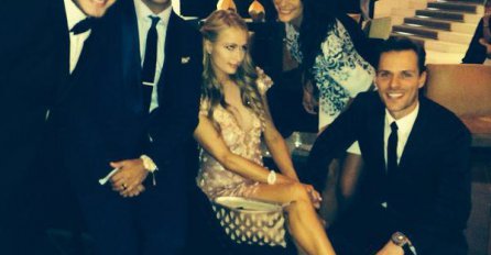 Krajiškinja Nejra Pršić na crvenom tepihu uz Paris Hilton