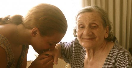 Hurem se oprostila od svoje nane