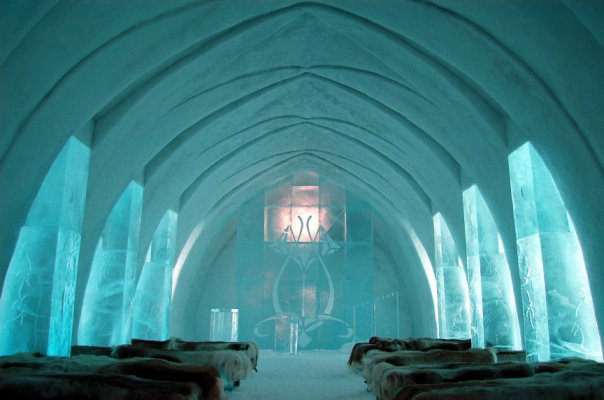 ice-hotel-church-jukkasjaervi