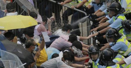 Hong Kong: Četrdeset osoba povrijeđeno u sukobima policije i demonstranata