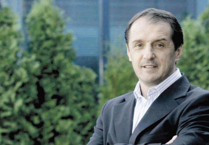 Faruk Hadžibegić obavio poduži razgovor s čelnicima Saveza