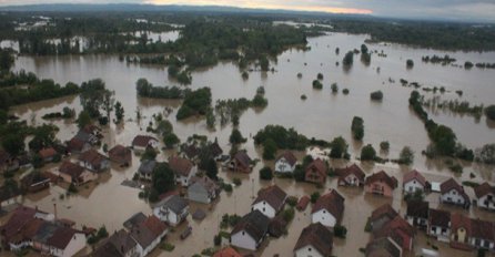 Turska TIKA pomogla poplavom pogođene porodice u Bosanskom Šamcu