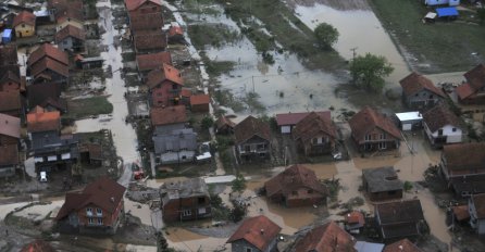 Potpisani ugovori o saniranju stambenih objekata oštećenih u poplavama