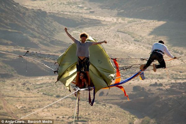 article-2356795-1aabfb42000005dc-22-634x423