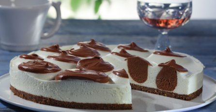 Cheesecake s čokoladnim lopticama