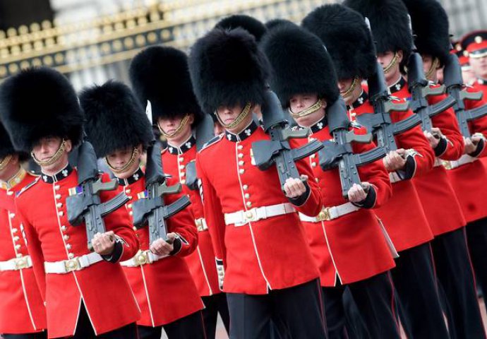 Panika u Britaniji: Kraljevska garda pod terorističkom prijetnjom?
