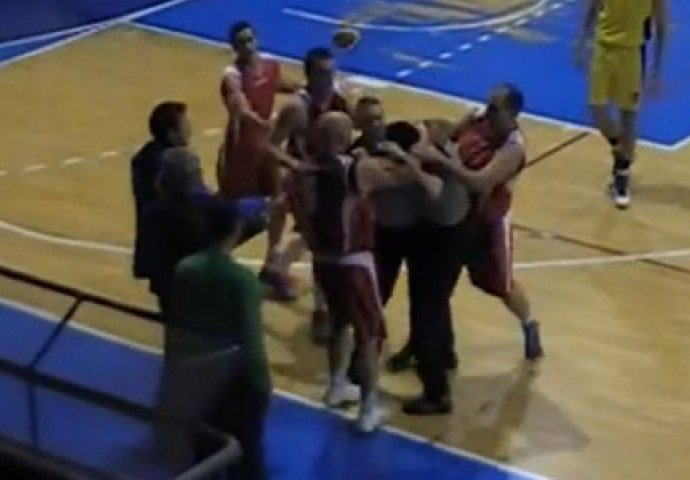 Nevjerovatan skandal: Košarkaši pretukli sudiju u Nišu