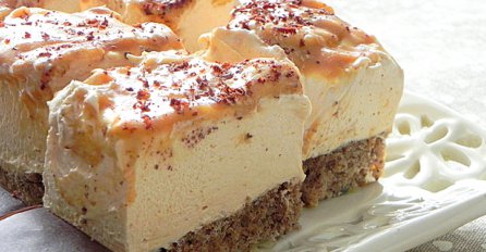 Kolač sa bananama i karamelom