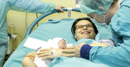 Prva beba u 2015. godini je djevojčica