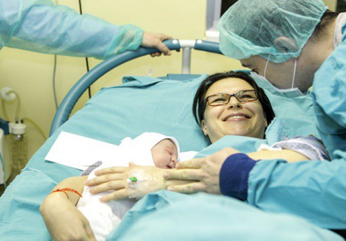 Prva beba u 2015. godini je djevojčica