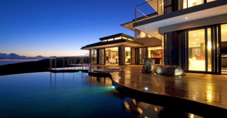 Staklena kuća sa predivnim pogledom na okean