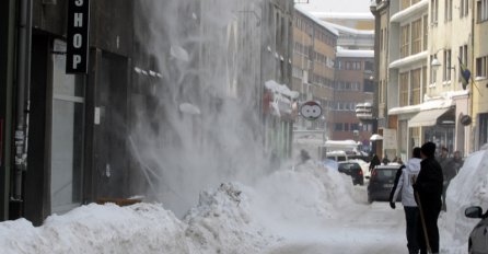  Civilna zaštita: Čistite krovove i nastrešnice od opasnih ledenica