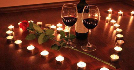 Dekoracija svijećama za romantičnu atmosferu
