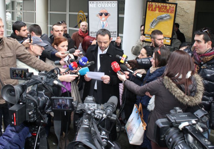 Protest novinara u Banjaluci: Nećemo šutiti!