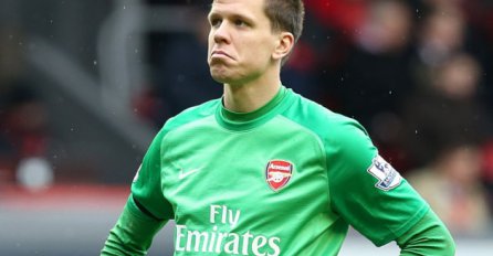 Szczesny zapalio cigaretu, Arsenal nije imao milosti