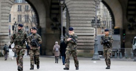 Francuska: Eksplozija u prodavnici kebaba, napad kašikarama na džamiju