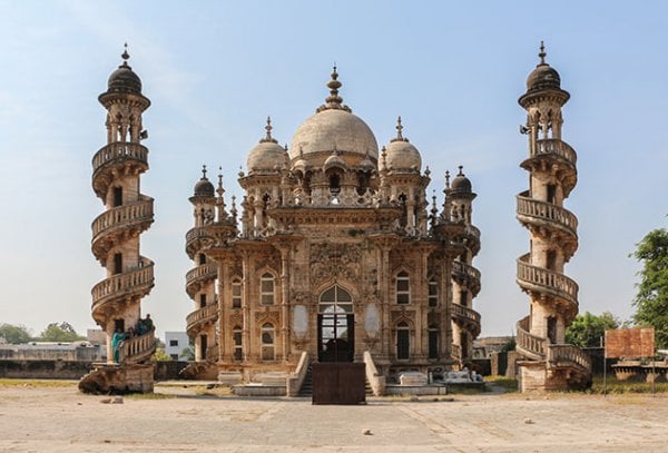 mahabat-maqbara-1