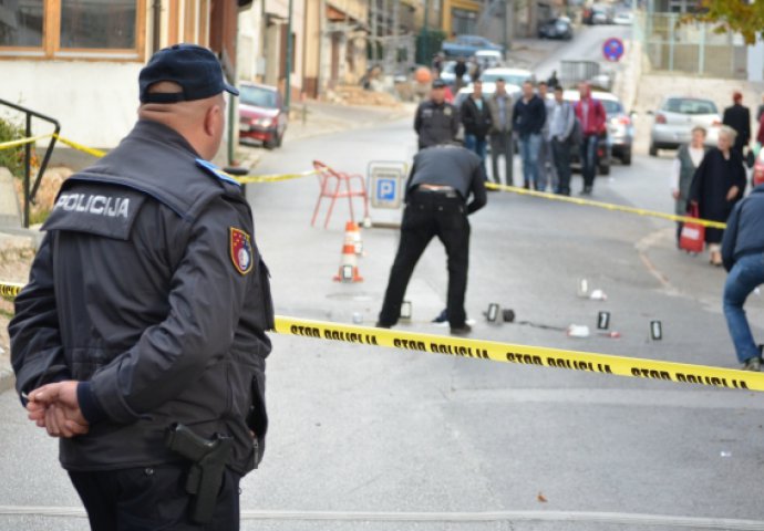 Incident u Cazinu: Jedan muškarac poginuo, drugi ranjen