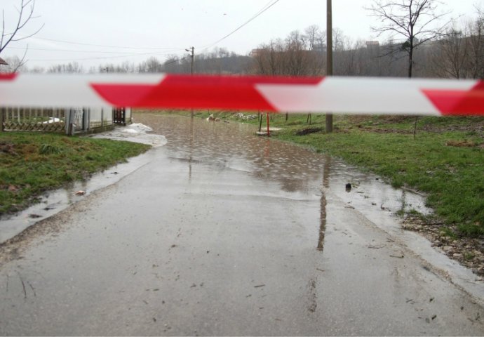 Alaramantna situacija: Stanovništvo u strahu od novih poplava