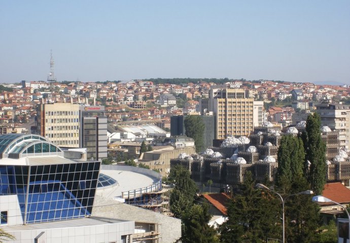 Gase li se odjeljenja na bosanskom jeziku u Prištini?