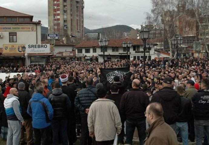 Novi Pazar ustao protiv karikatura o Božjem poslaniku Muhammedu