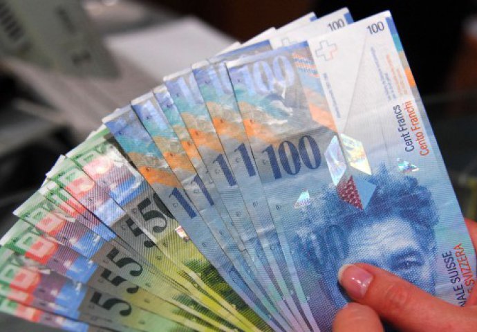 Poziv Hypo banci da uradi konverziju švajcarskog franka
