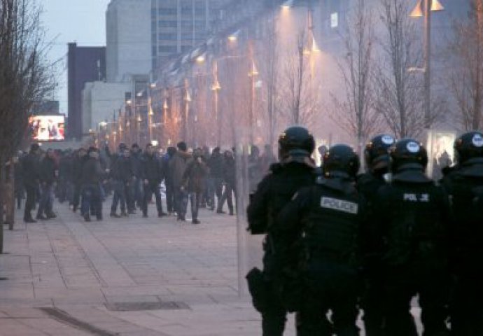 Na Kosovu sukob policije i demonstranata