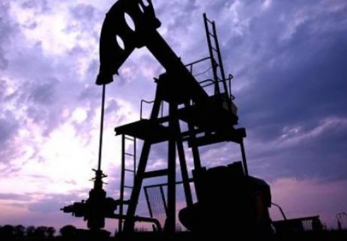 Evo zašto pada cijena nafte