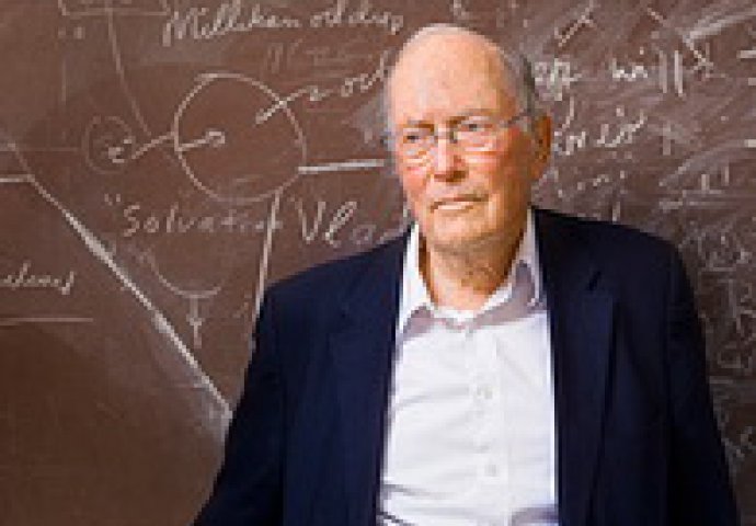 Preminuo Nobelovac Čarls Hard Tauns