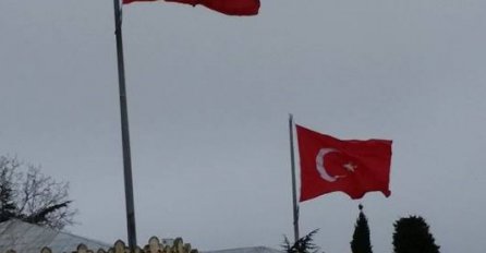 Žena pucala na policiju na trgu Taksim!