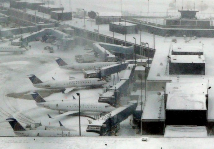 Snježna oluja u SAD-u: Otkazano oko 2.000 letova